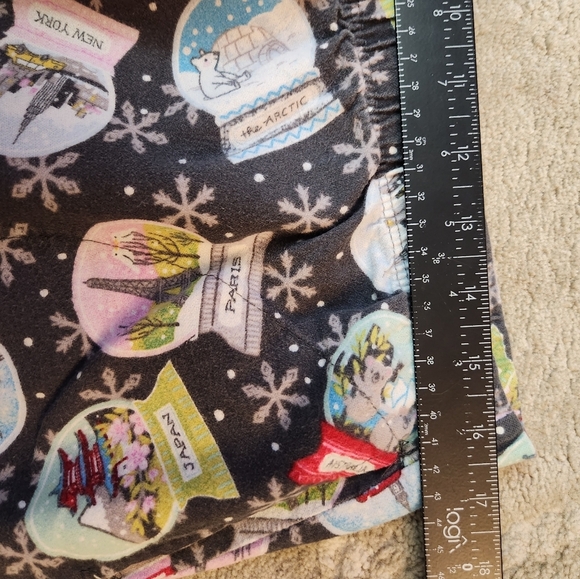 Cozy Snow Globe Print Womens Pajama Pants Snowflake Flannel XL - Picture 5 of 7
